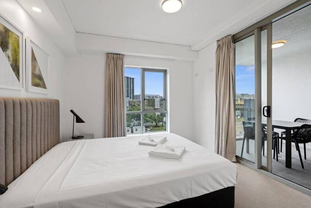 Lovely 2- Bedroom Rental Unit With Free Parking Brisbane Eksteriør billede